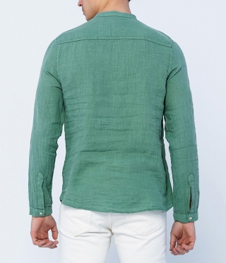 Ленена вталена мъжка риза с права яка зелен пастел