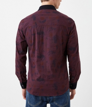 Мъжка вталена риза бордо с пиърсинг на джоба