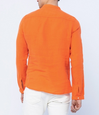 Оранжева вталена мъжка ленена риза с права яка