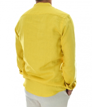 Жълта мъжка ленена риза остро деколте с копчета