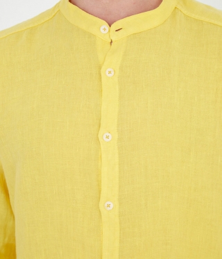 Мъжка жълта ленена риза с права яка