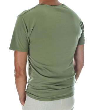 Мъжка зелена тениска лен с памук остро деколте