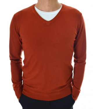 Мъжки пуловер остро деколте цвят ръжда