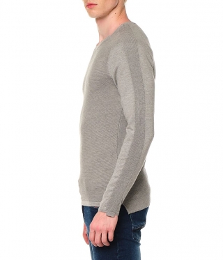 Мъжки сив пуловер с релефни детайли
