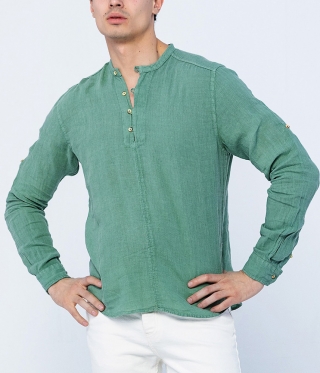 Мъжка зелена ленена риза остро деколте с копчета